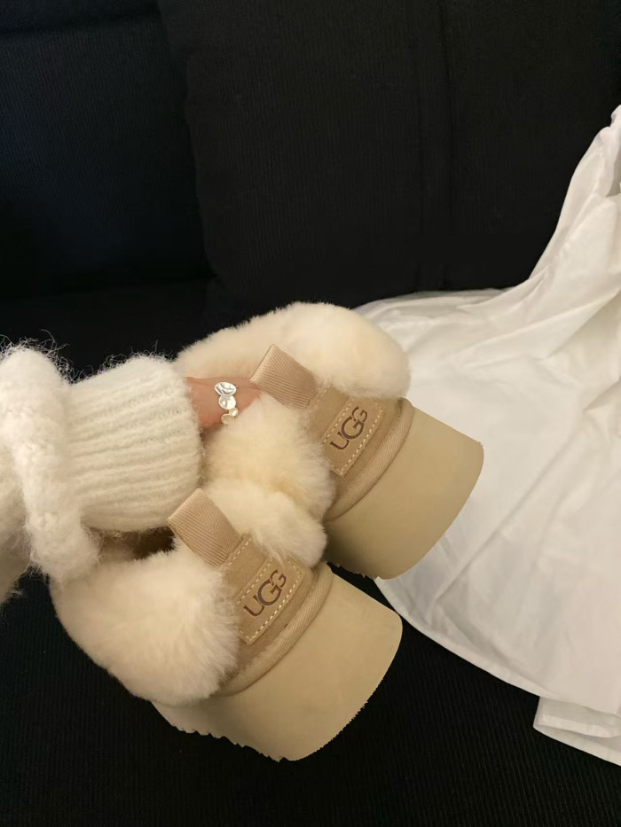 Men's and women's winter fur boots