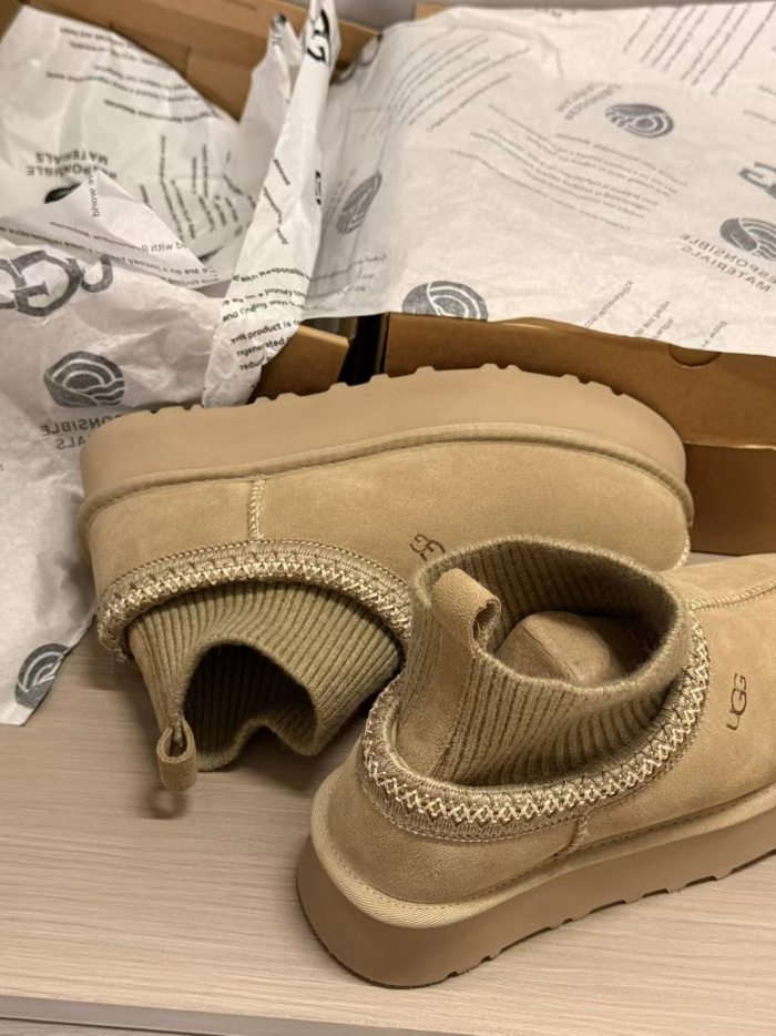 Men's and women's winter fur boots