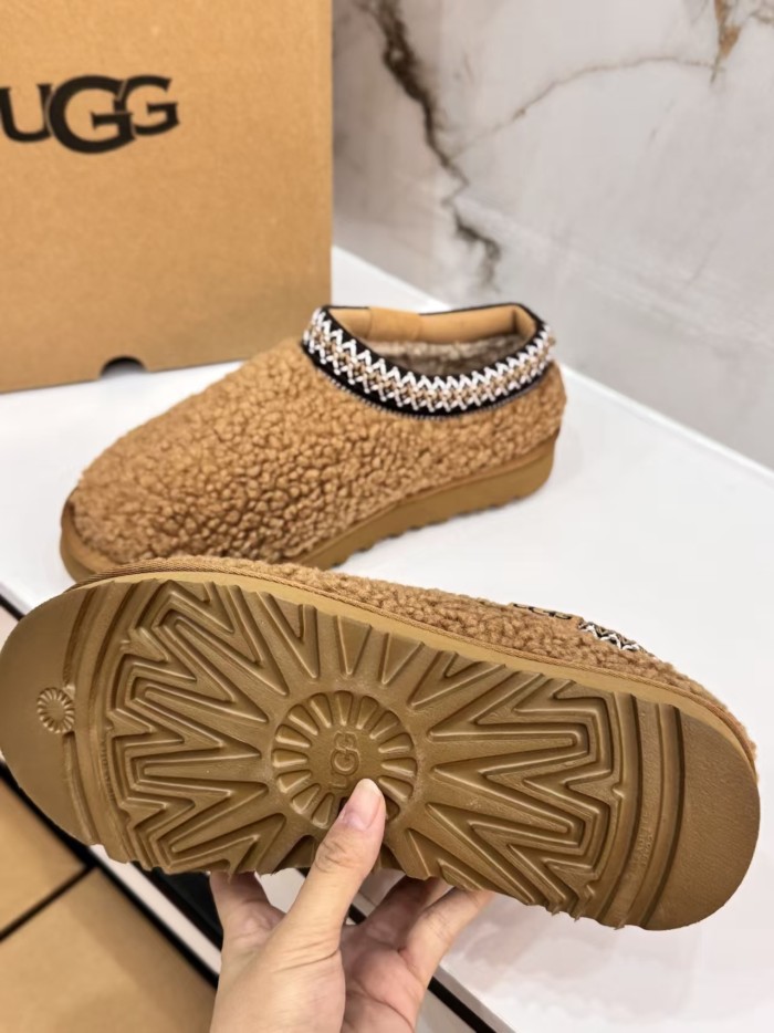 Men's and women's winter fur boots