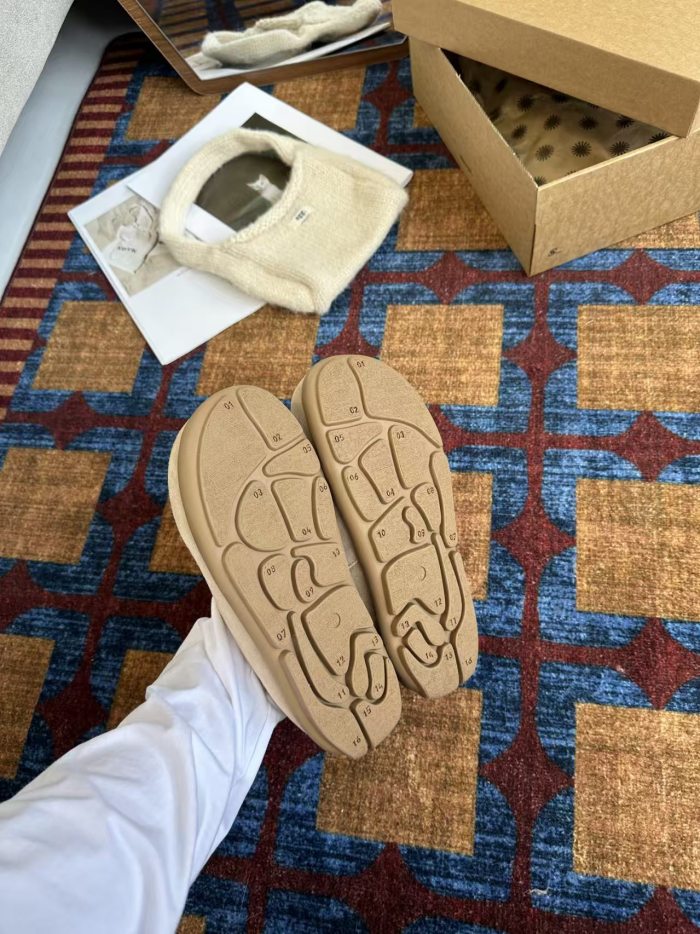 Men's and women's winter fur slippers