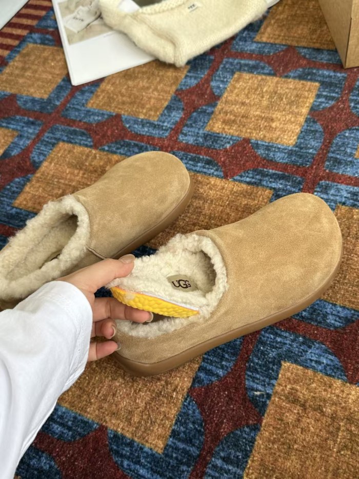 Men's and women's winter fur slippers