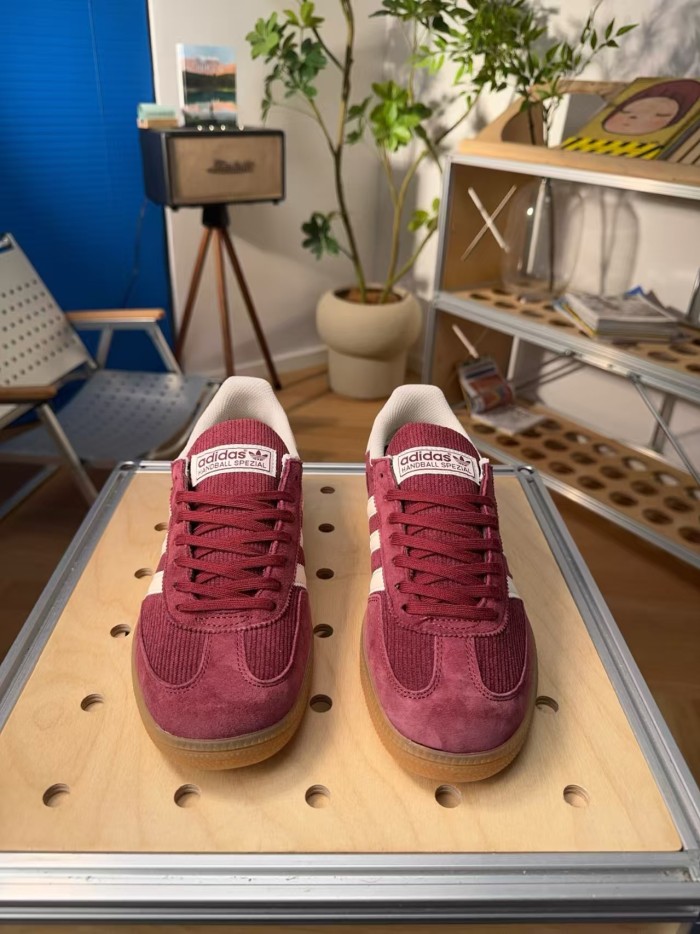 Men's and women's casual shoes
