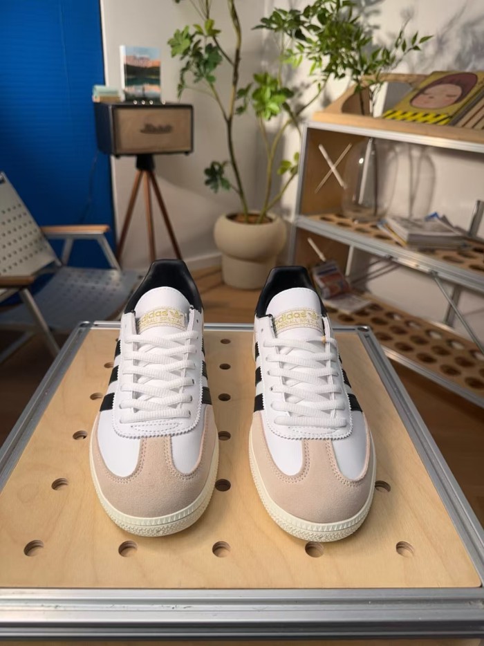 Men's and women's casual shoes