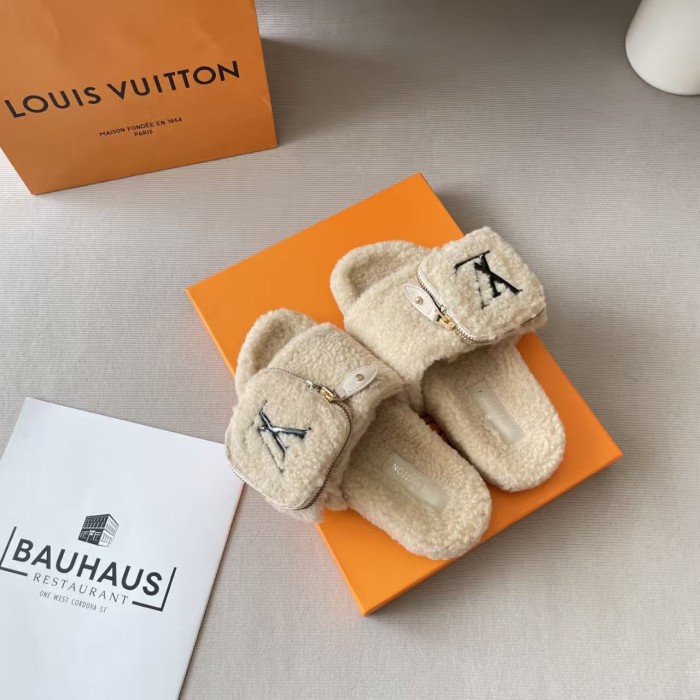 Men's and women's winter fur slippers