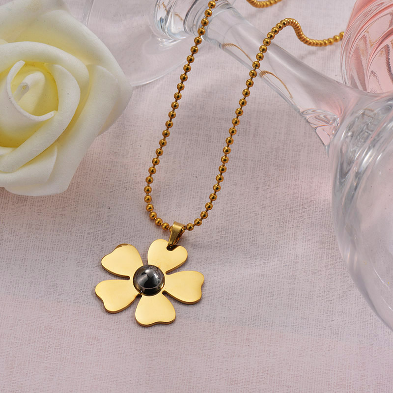 Wholesale Stainless Steel Statement Flower Pendant Necklace