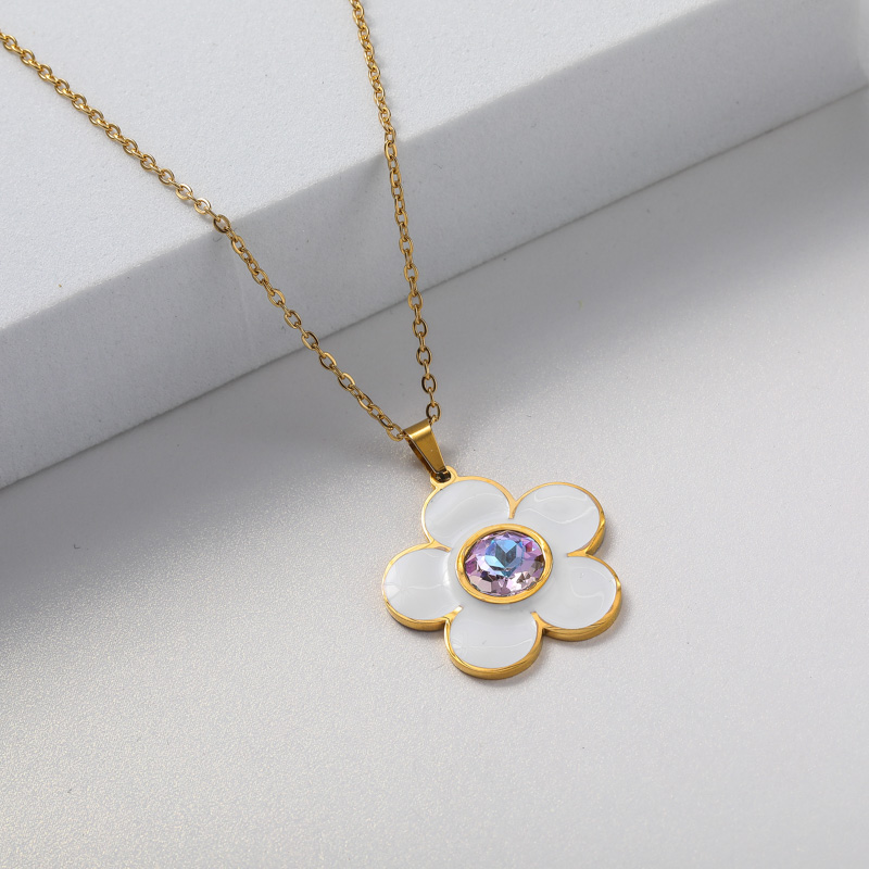 collar colores con dije florsita blanca oro 18K