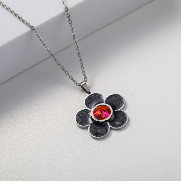 collar silver con dije de flor negro piedra roja