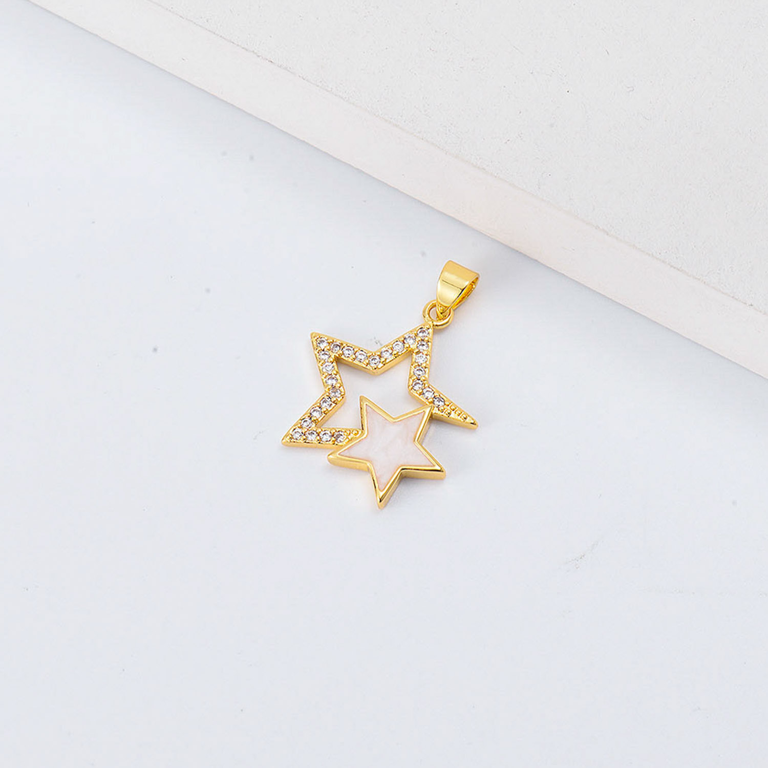 Dijes de moda nuevo Oro Laminado con taladro roto estrella perla madre