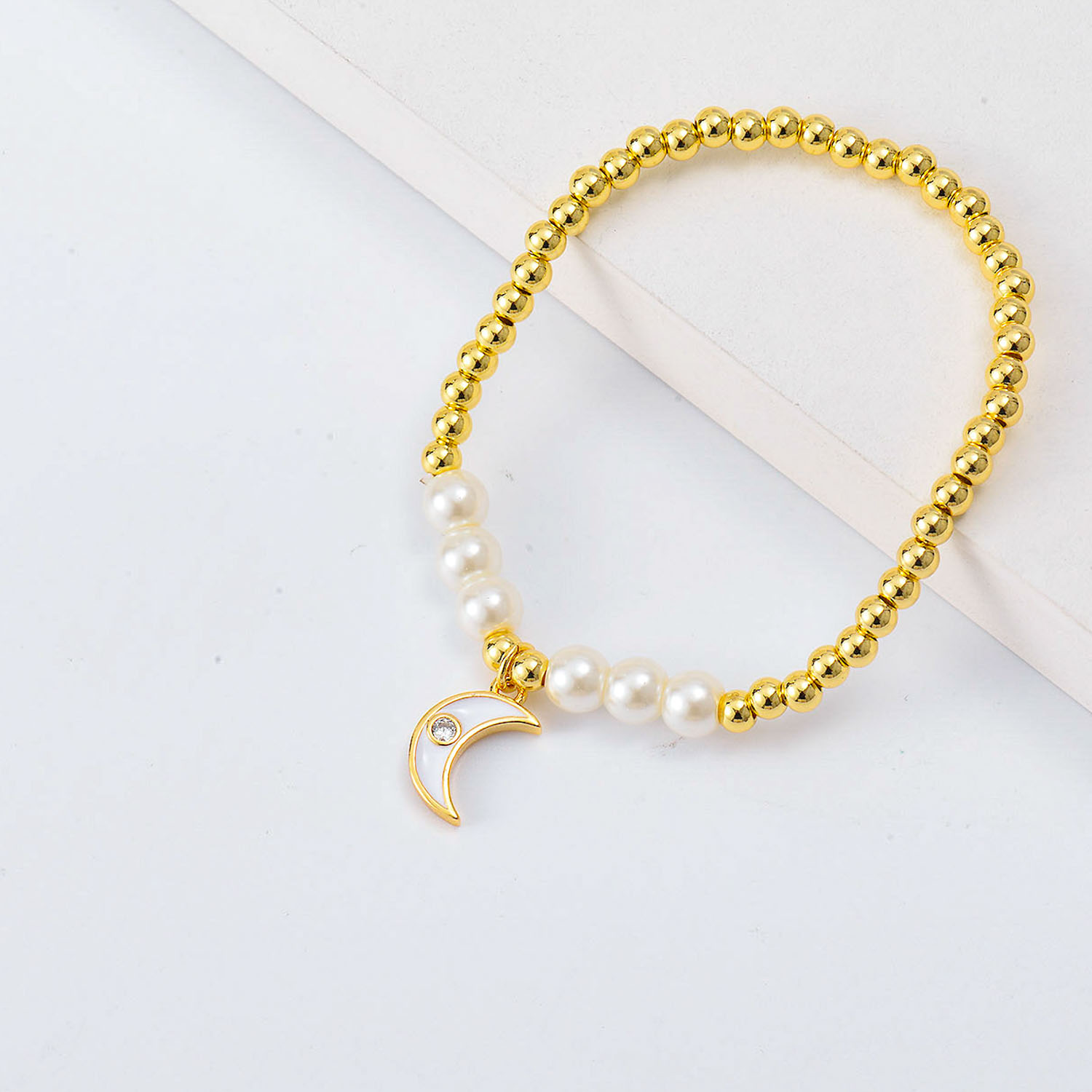 pulseras bolitas moda Oro Laminado con luna y perlas