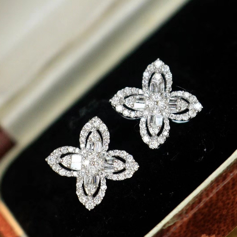 aretes de trébol de cuatro hojas de diamantes para mujer