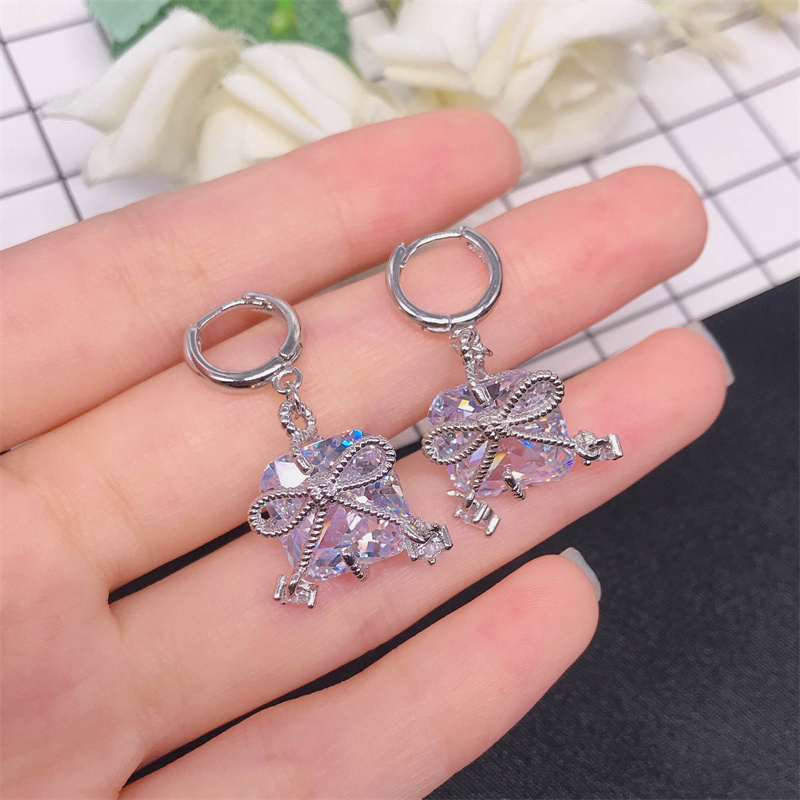 aretes de diamante cuadrado con lazo para novia