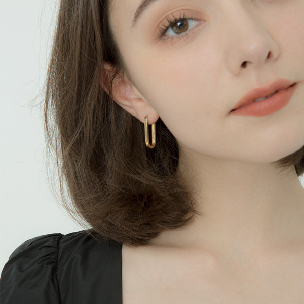 aretes sencillos de plateado de moda para mujer