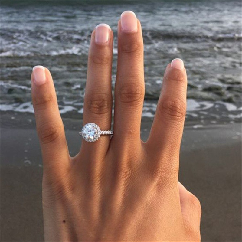 anillo de brillante diamante de corazones y flechas para mujer