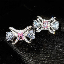 aretes de mariposa de cuarzo rosa con diamantes para novia