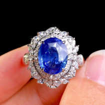 anillo de zafiro con diamantes elegantes para mujer