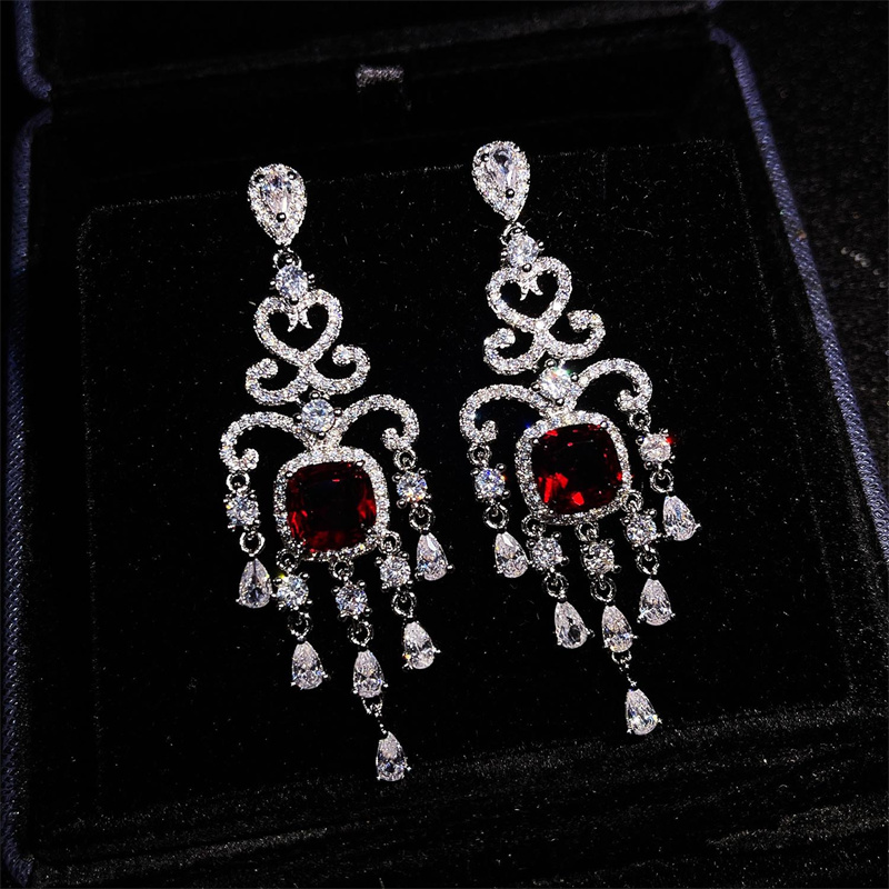 aretes antiguos de rubí sangre de paloma y diamnates para fiestas y eventos
