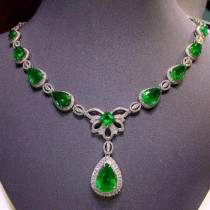 collar de verde esmeralda pt950 con diamante para mujer