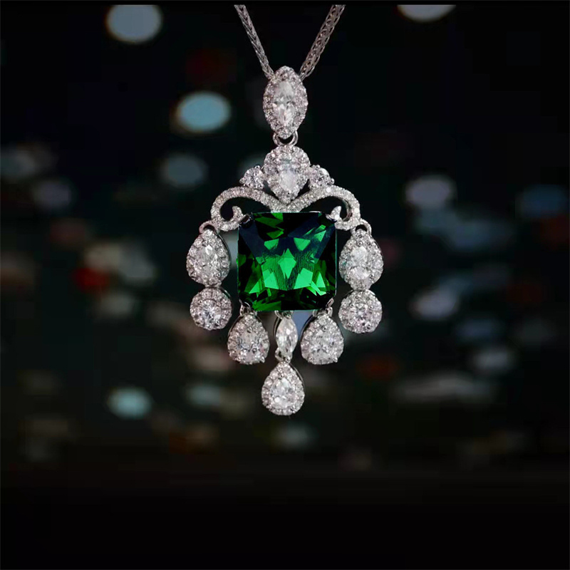 collares plateados de esmeralda cuadrado lujo para alfombra roja