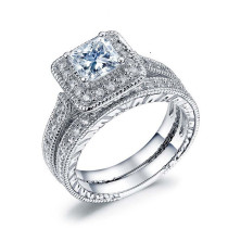 anillo plateado de cuadrado diamante lujo para novios