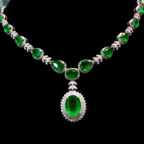 collar de oro blanco pt950 natural esmeralda con diamantes de moda para madre