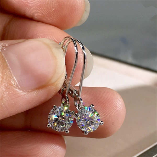 aretes bonitos de corazon con diamante para mujer