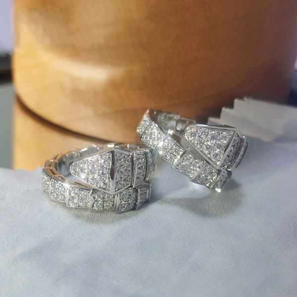 anillo ajustable personalizado de serpiente de diamante para mujer