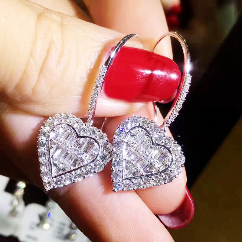 aretes bonitos de corazon de diamantes para mujer