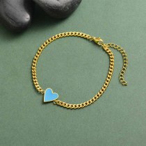 pulsera especial para mujer en acero dorado con charm de corazaon seleste