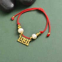 pulsera de hilo rojo con perla para mujer con numeral de 1990