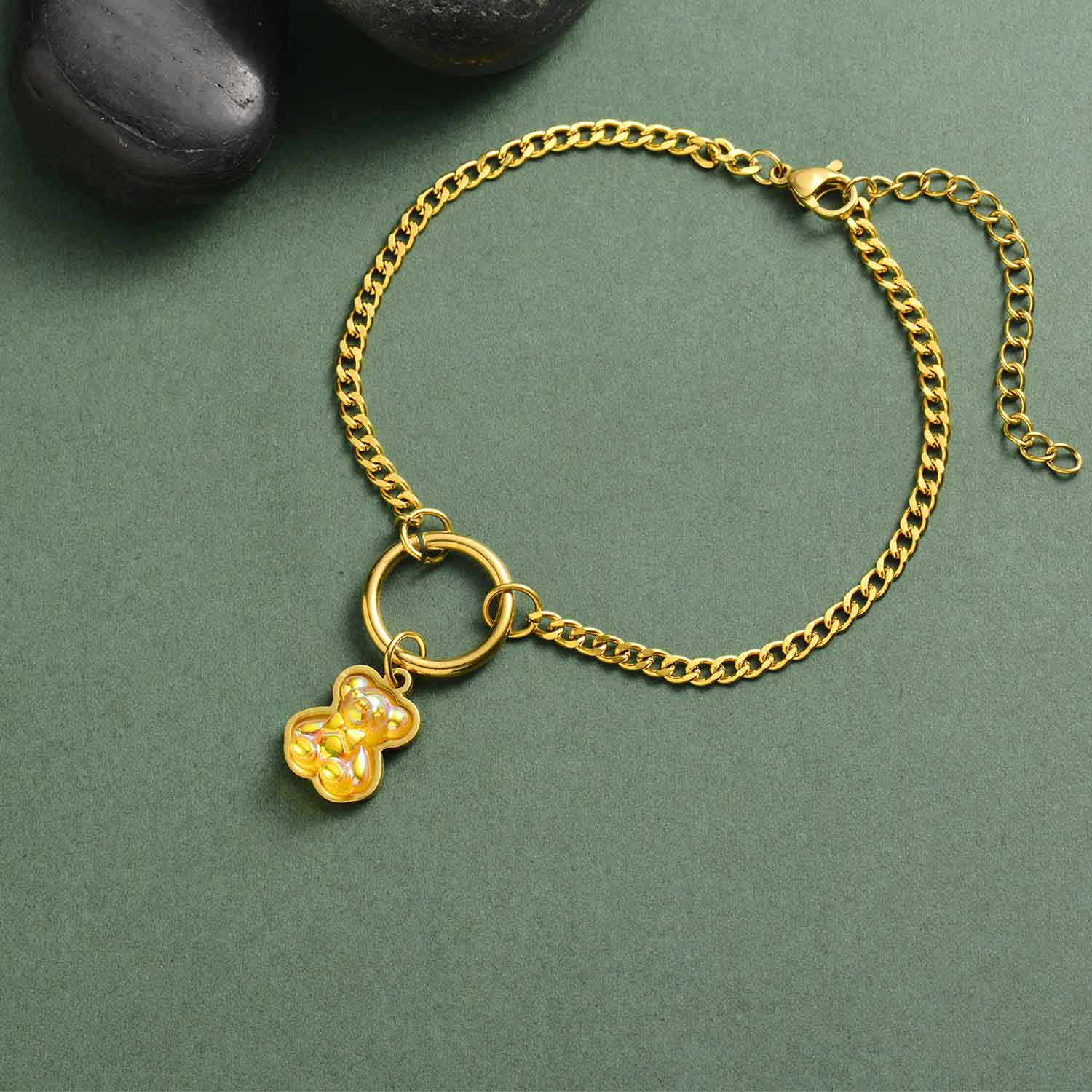 pulsera para mujer en acero con aro charm osito color dorado