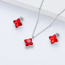 juego de collar con dije flores piedra roja