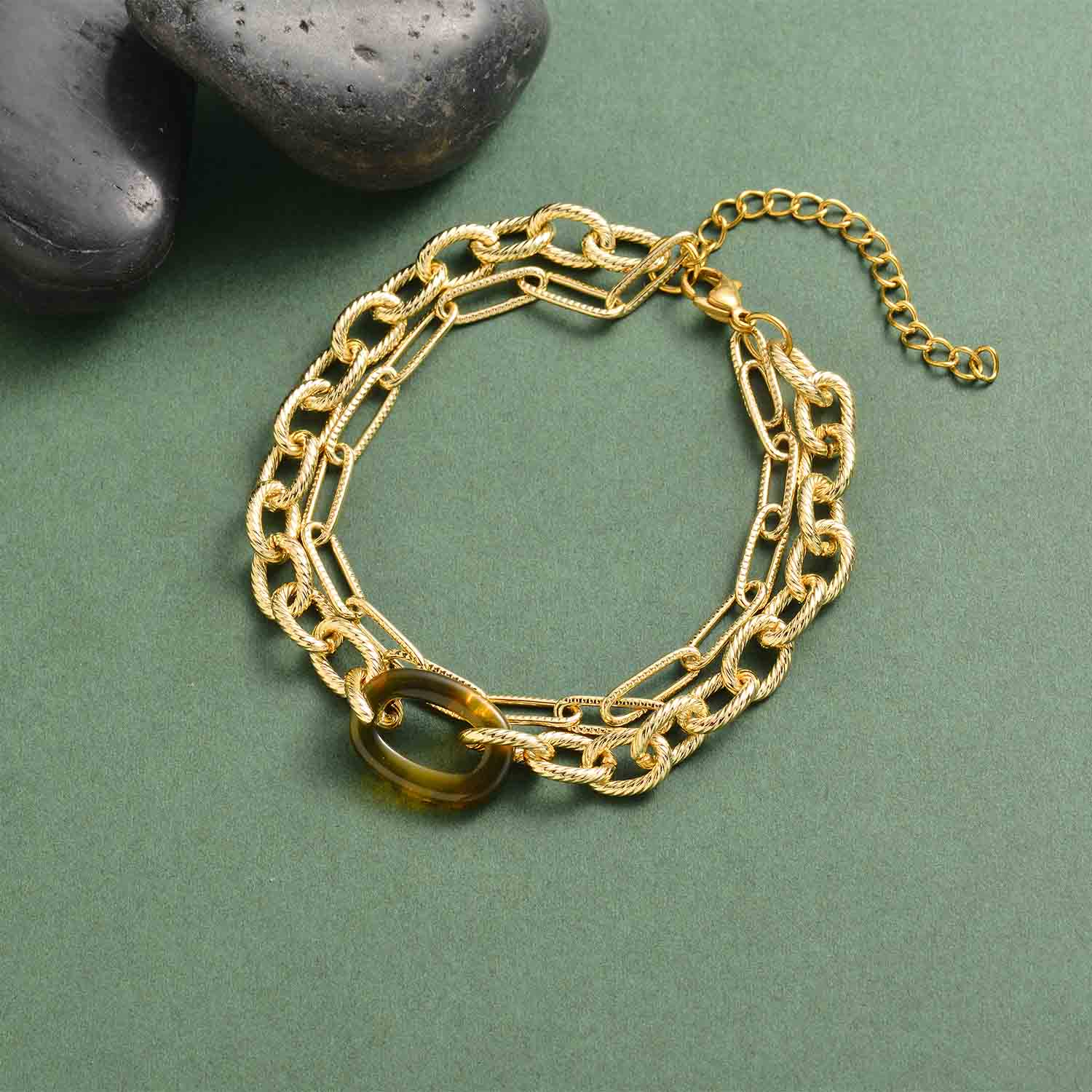 pulsera en doble cadena estilo en moda para mujer color dorado