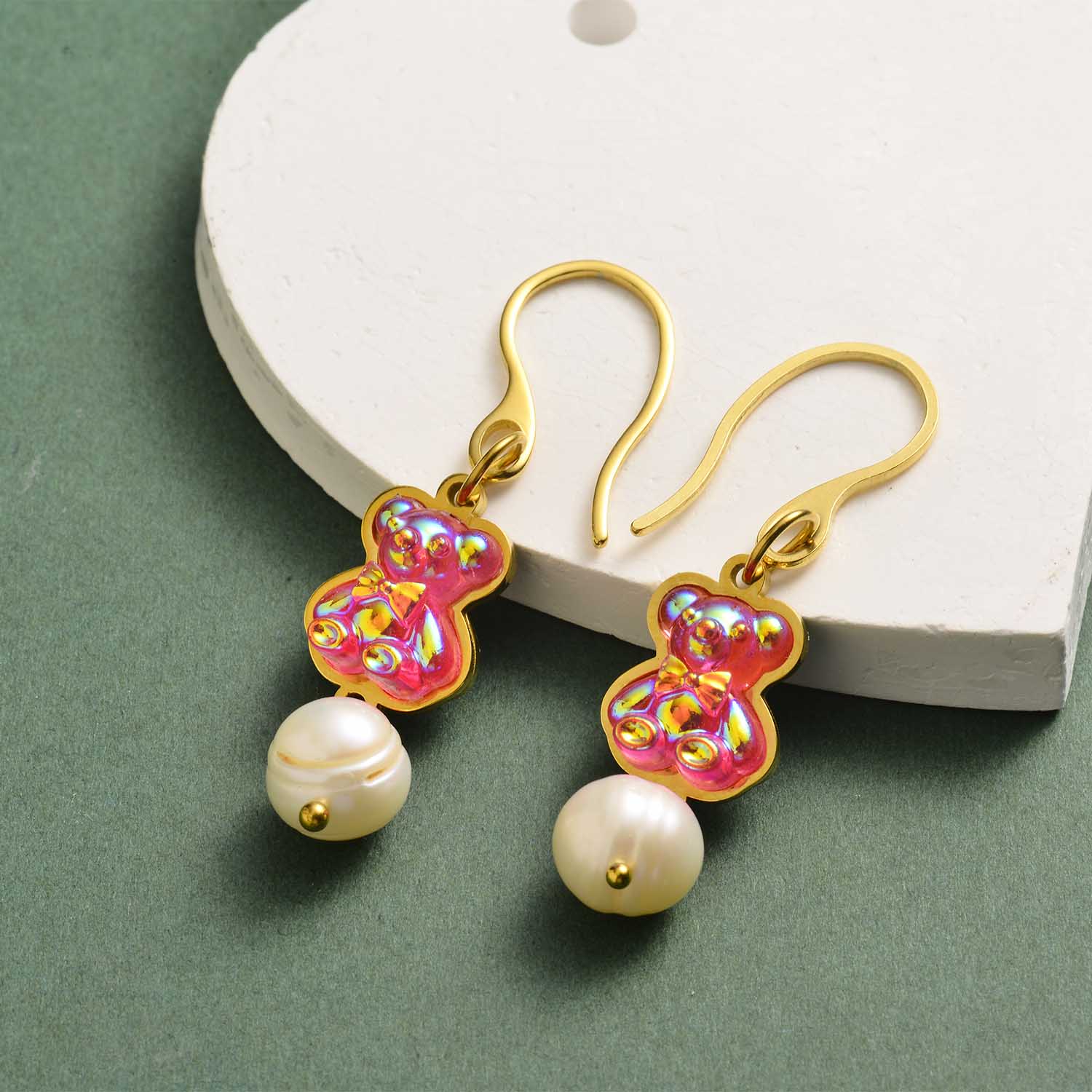 aretes para mujer con perlas osito rojo 18K