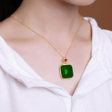 collares sencillos de oro con jade verde y blanco para mujer