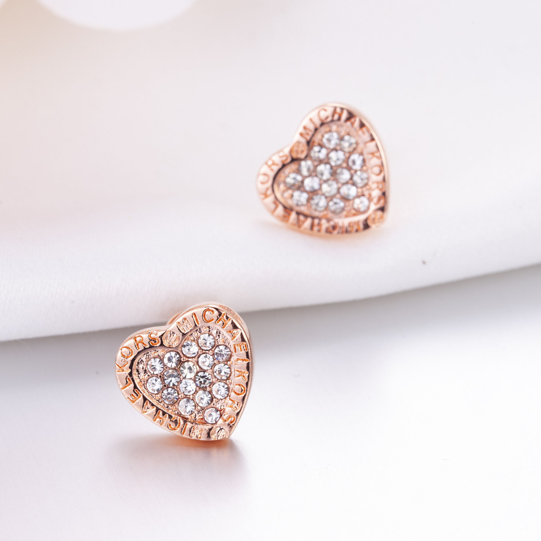 aretes de corazon de oro rosa 18k con diamantes para mujer