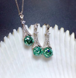 collar de pt950 con verde diamante en forma de torre eiffel para mujer