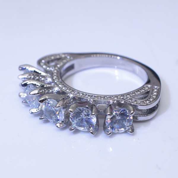anillos plateados de boda con diamantes para mujer