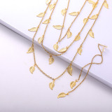 juegos de collar triple cadenas dorada con dijes hojas