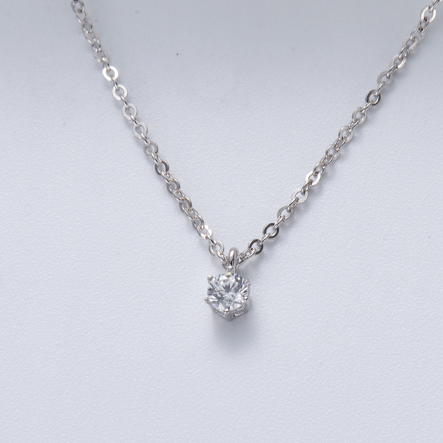 colgante de mujer en plata 925 con diamante grande estilo en moda