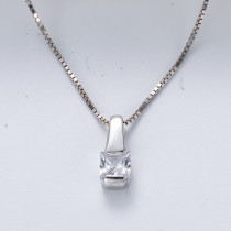 collar de plata 925 modelo simple con piedra cristal cuadrada