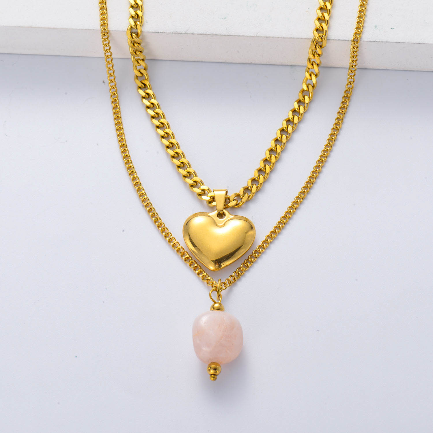 collar de pareja acero color dorado con dije de corazoncito piedra natural semi precious cuarzo rosa doble cadena diseno nuevo