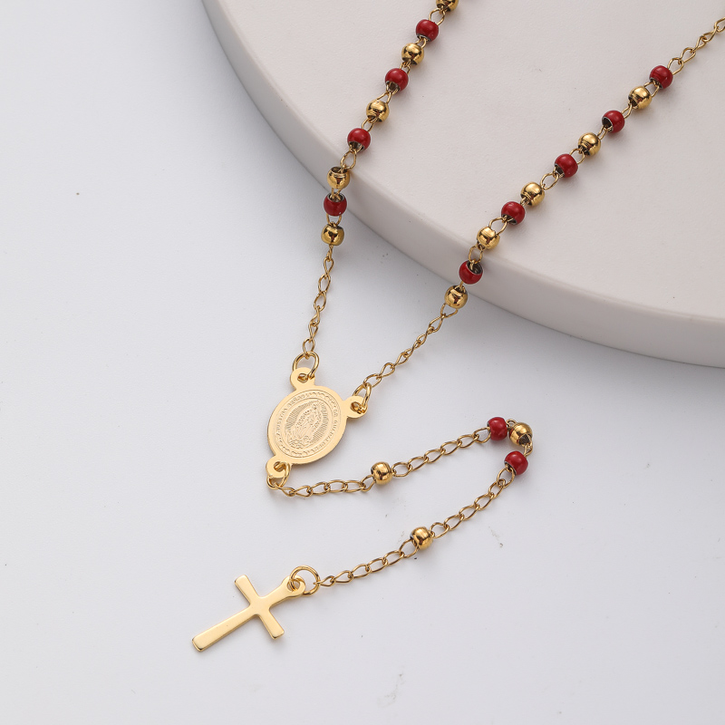 collar aesthetic de rosario con dijes de maria y bolitas rojas y colgante de cruz acero inoxidable para mujer