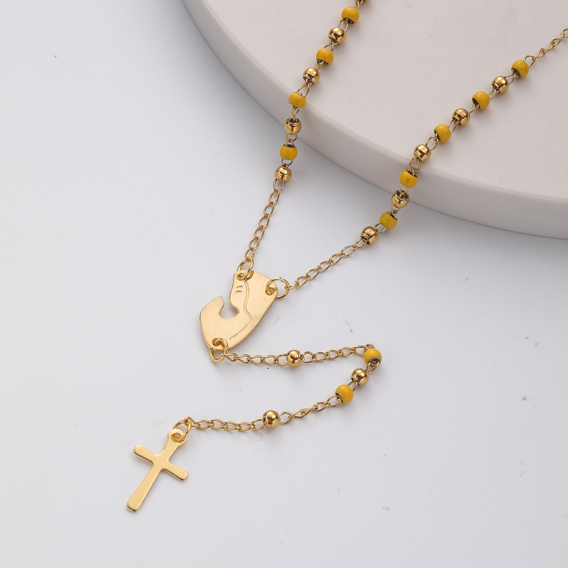 collar aesthetic de rosario con dijes de maria y bolitas amarillo y colgante de cruz acero inoxidable para mujer
