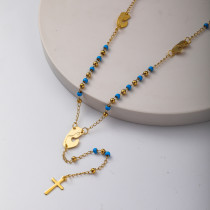 collar largo aesthetic de rosario con dijes de maria y bolitas azul y doradas acero inoxidable para mujer
