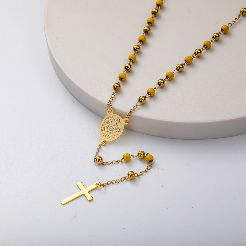 collar de rosario de moda con dijes y bolita anarillo y dorada para mujer