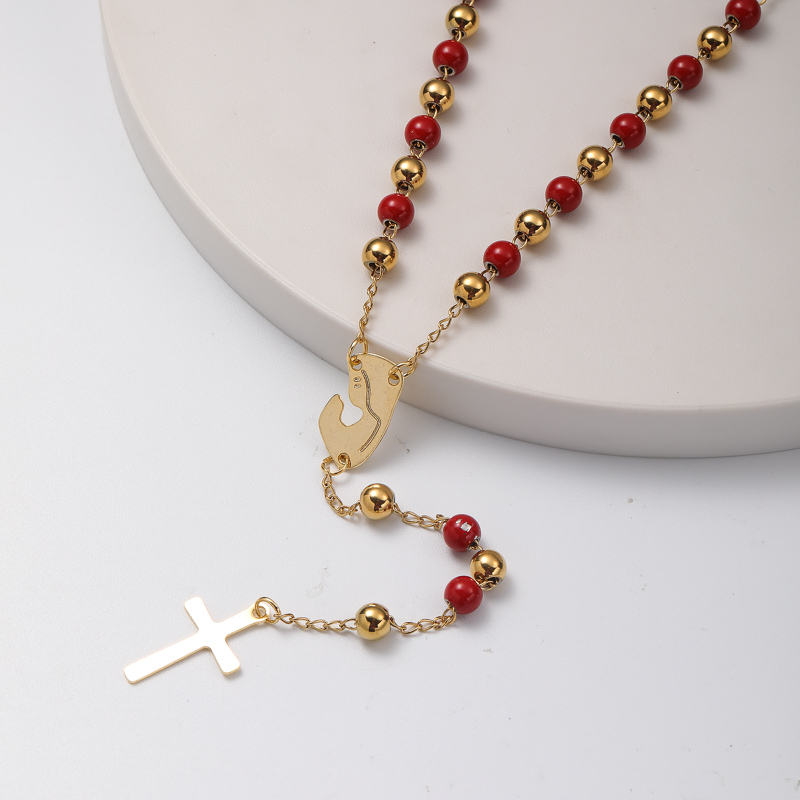 collar de moda de rosario con dijes de maria y colgante cruz y bolita rojas acero inoxidable