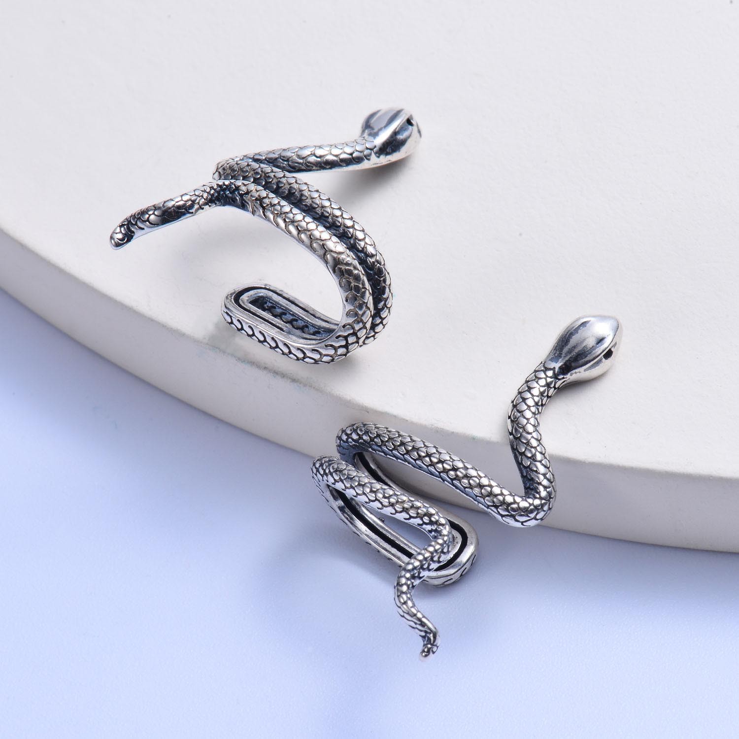 US$ 9.00 - aretes de plata 925 en forma de serpiente de moda para mujer al por  mayor - Joyas De Acero Por Mayor