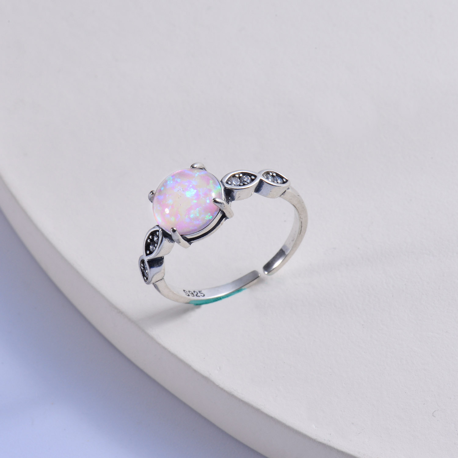 anillo de plata 925 con opalo natural color rosado estilo en moda para mujer