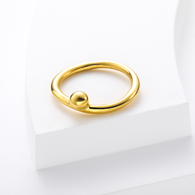 anillo de acero color dorado para mujer diseno en moda