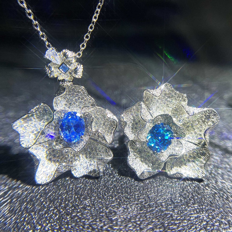 colgante de collar de huevo de paloma de flor de topacio azul suizo de aguamarina de diamante completo de lujo